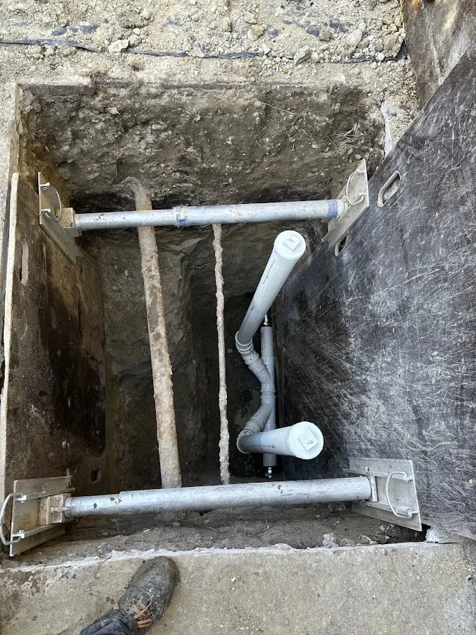 Experienced plumber completing Drain Cleaning work in Morton Grove